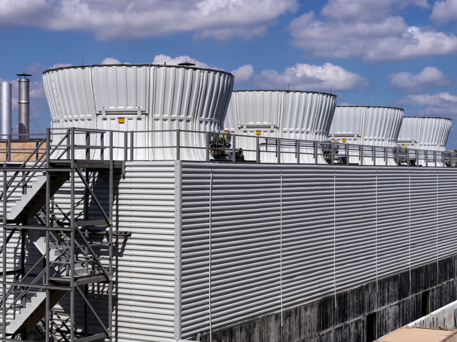 Industrial cooling tower for HVAC
